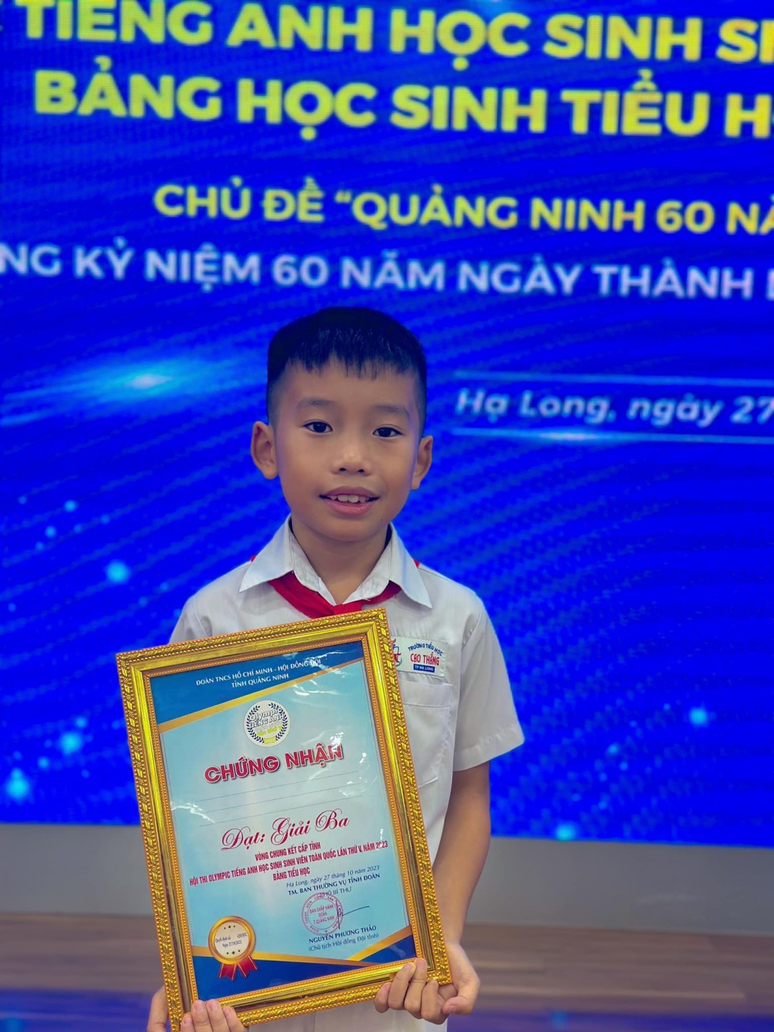 THIẾU NIÊN NHI ĐỒNG TRƯỜNG TIỂU HỌC CAO THẮNG THI ĐUA LẬP THÀNH TÍCH CHÀO MỪNG 60 NĂM THÀNH LẬP TỈNH QUẢNG NINH