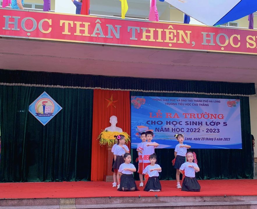 Lễ ra trường cho học sinh lớp 5 trường Tiểu học Cao Thắng năm học 2022-2023.